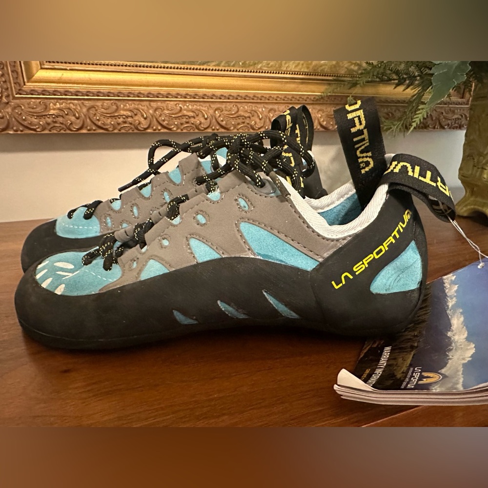 La Sportiva climbing shoe New with tags